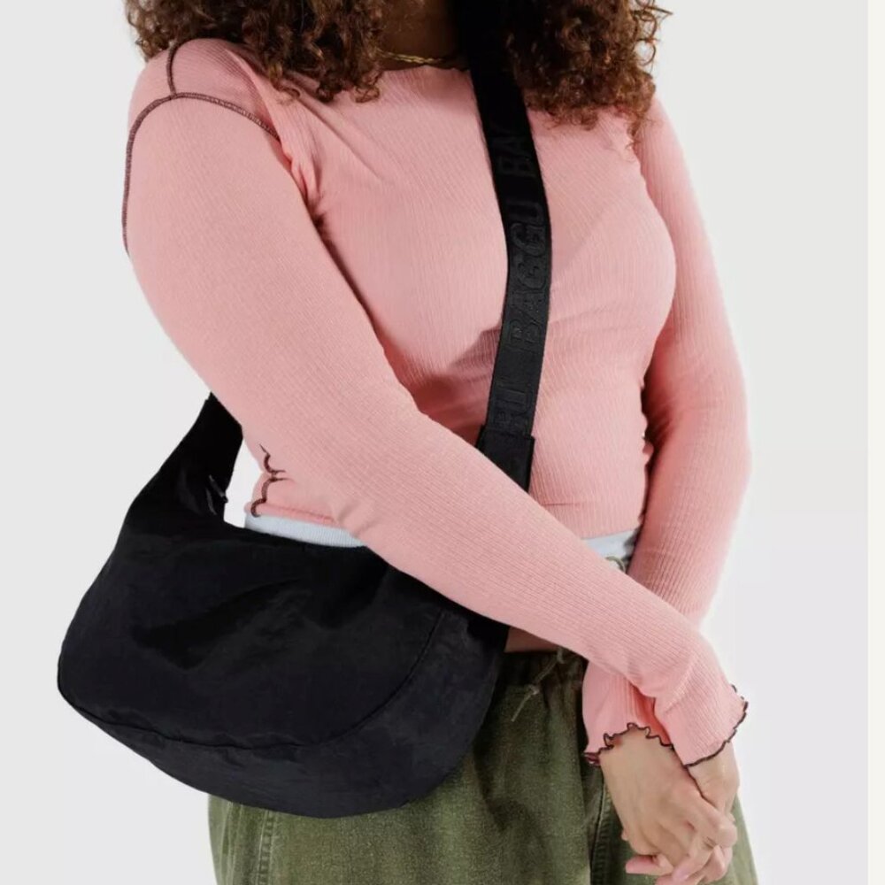 BAGGU Medium Nylon Crescent Bag - 37.5" strap - Like New